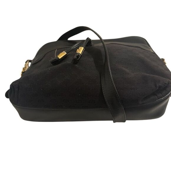 Gucci Black Crossbody Bag with Gold Zippers - Picture 2 of 8